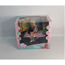 MU?ECA TINY CON SU CUATRICICLO 34X21X29CM 54926