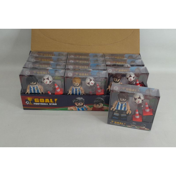 JUGADOR DE FUTBOL CON ACCESORIOS 8CM 740-0011